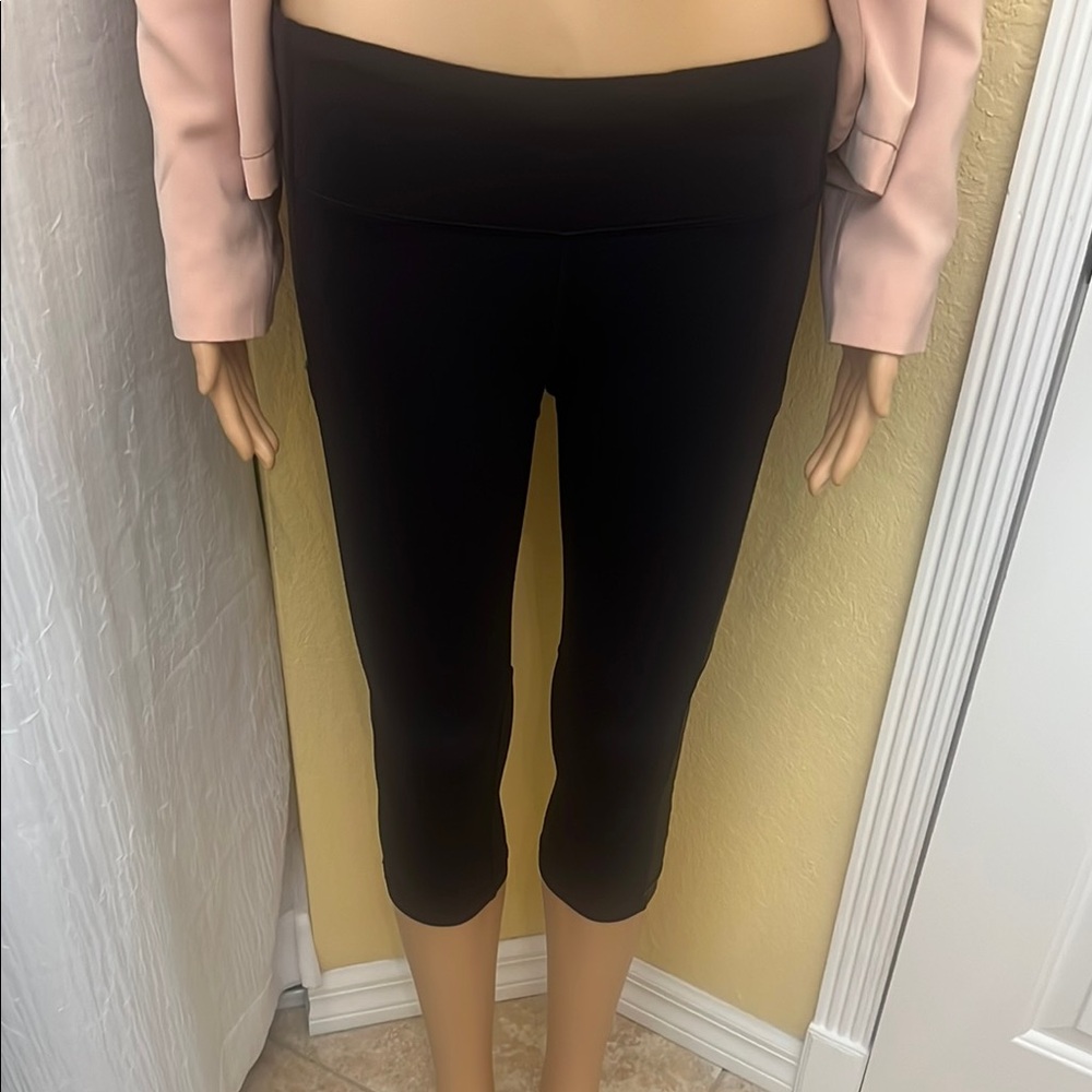 Lululemon cropped pants